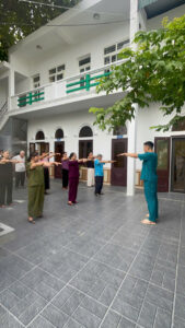 Thực Hành Bài Tập Dưỡng Sinh Giúp Giãn Gân Cơ 